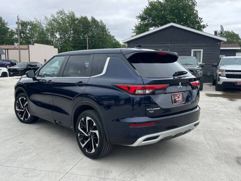 2023 Mitsubishi Outlander SE
