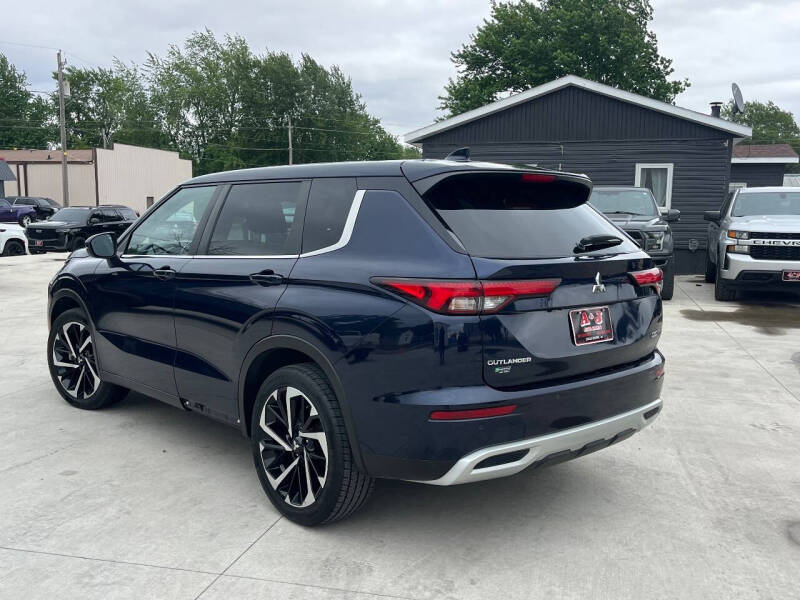 2023 Mitsubishi Outlander SE