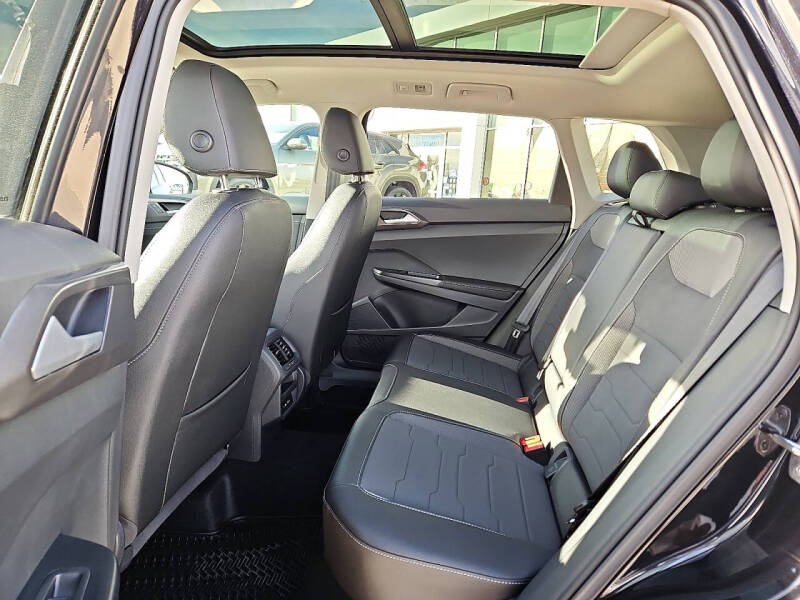 2026 Volkswagen Taos SE Black