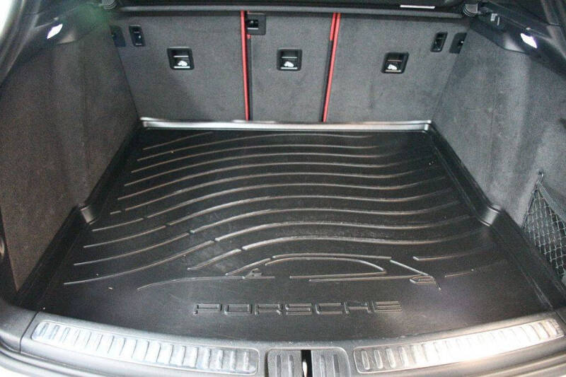 2020 Porsche Macan S