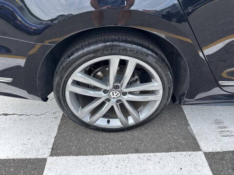2019 Volkswagen Passat SE R-Line