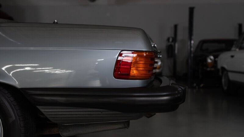 1988 Mercedes-Benz 560-Class 560 SL