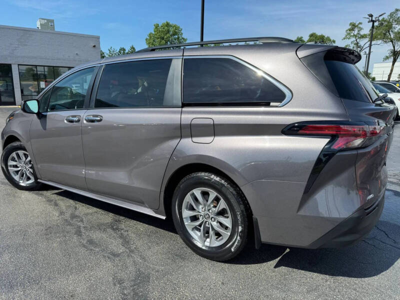 2022 Toyota Sienna XLE 7-Passenger