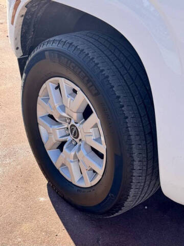 2024 Nissan Frontier SV