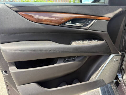2017 Cadillac Escalade ESV Premium Luxury