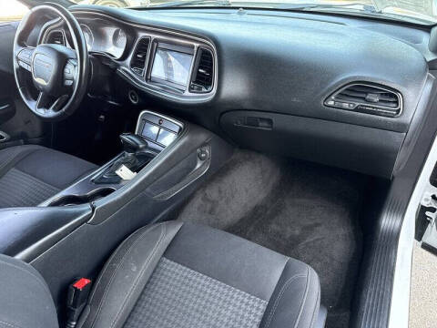 2015 Dodge Challenger SXT