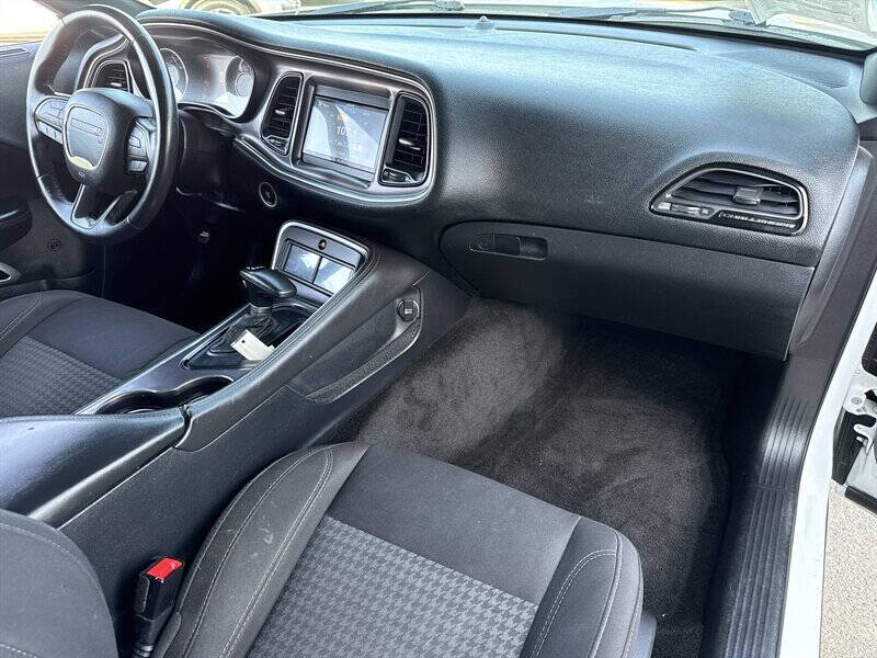 2015 Dodge Challenger SXT