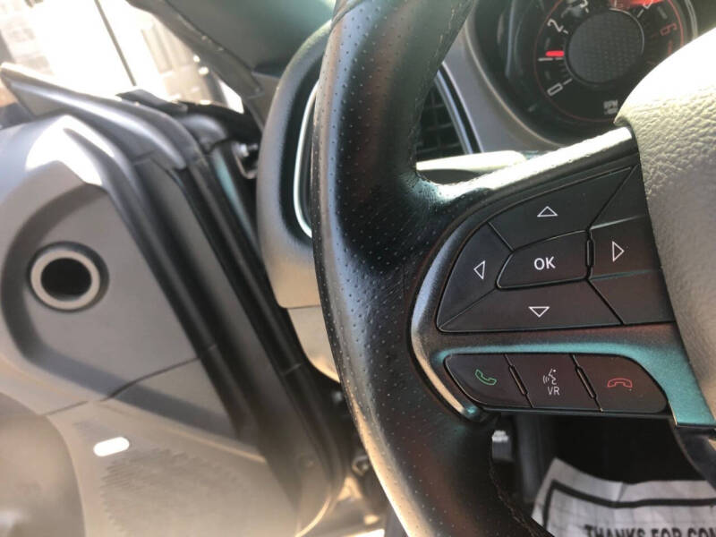 2017 Dodge Challenger R/T Shaker