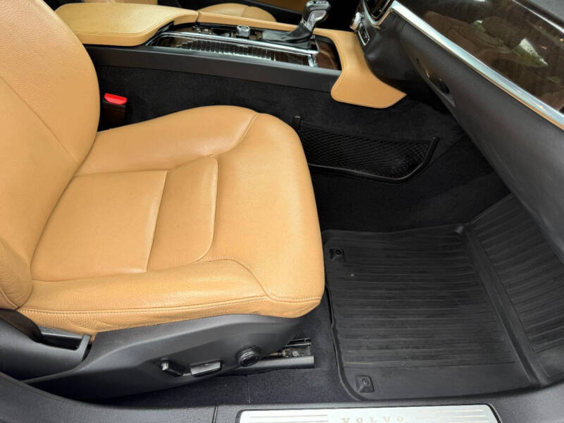 2018 Volvo S90 T5 Momentum