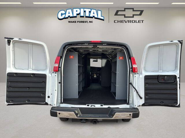 2025 Chevrolet Express 2500