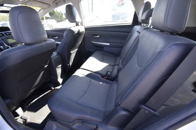 2013 Toyota Prius v Five