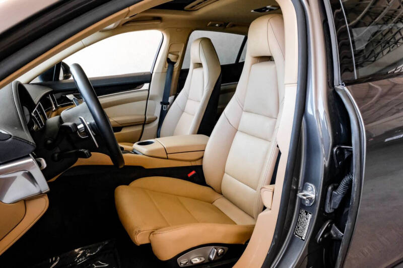 2016 Porsche Panamera Edition