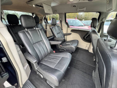 2014 Chrysler Town and Country Touring-L