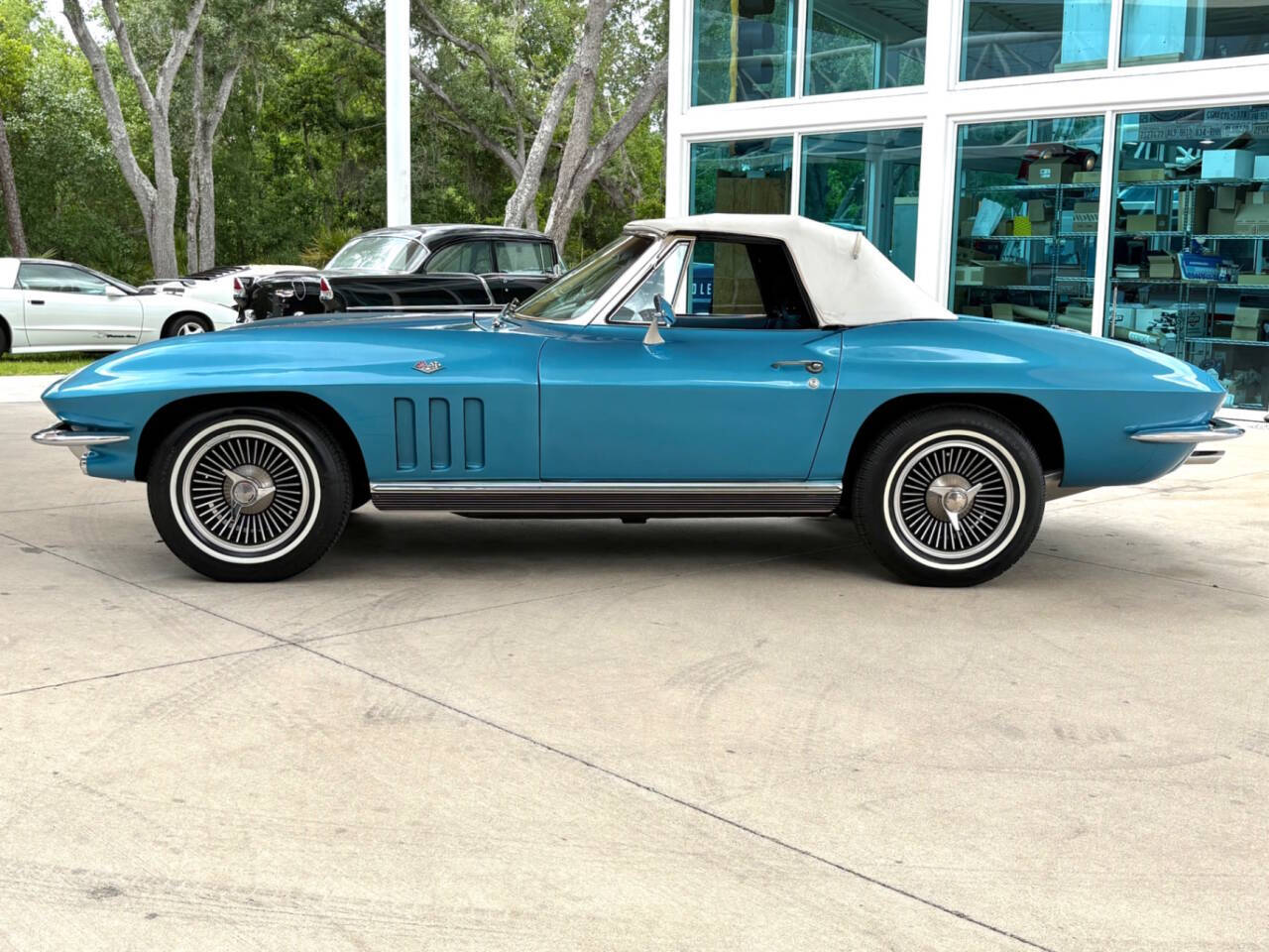 1966 Chevrolet Corvette 26