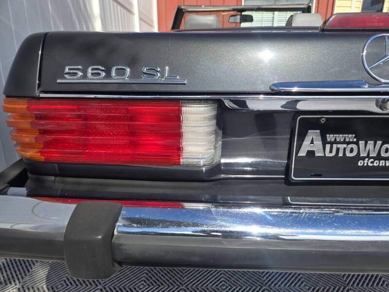 1987 Mercedes-Benz 560-Class 560 SL