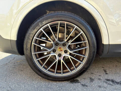 2022 Porsche Cayenne Platinum Edition