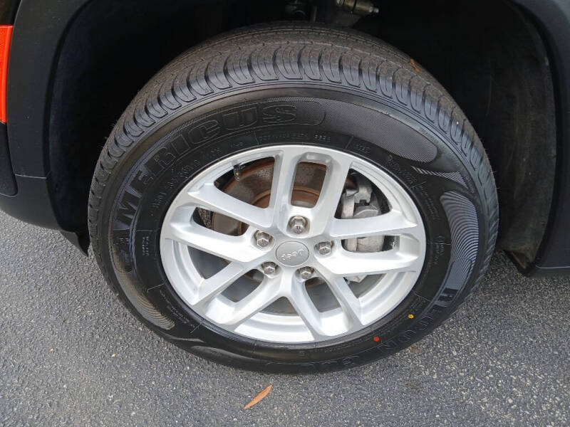 2023 Jeep Grand Cherokee Laredo X