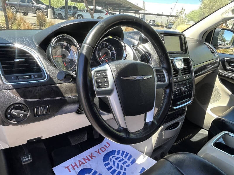2013 Chrysler Town and Country Touring-L