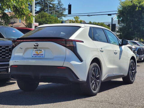 2026 Toyota bZ XLE Plus