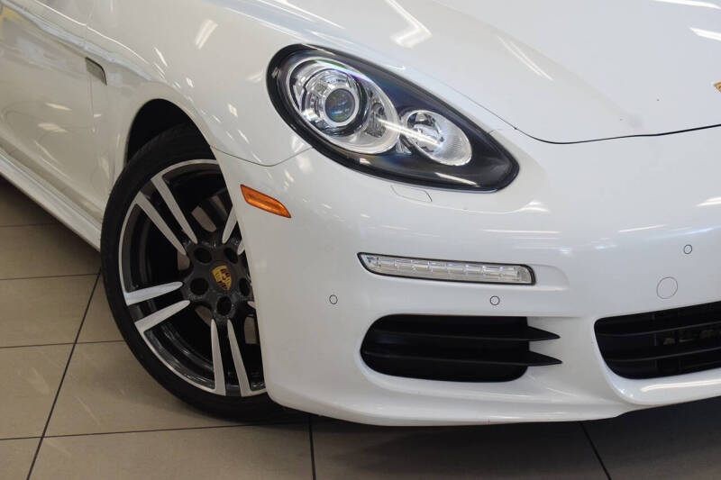 2016 Porsche Panamera 4