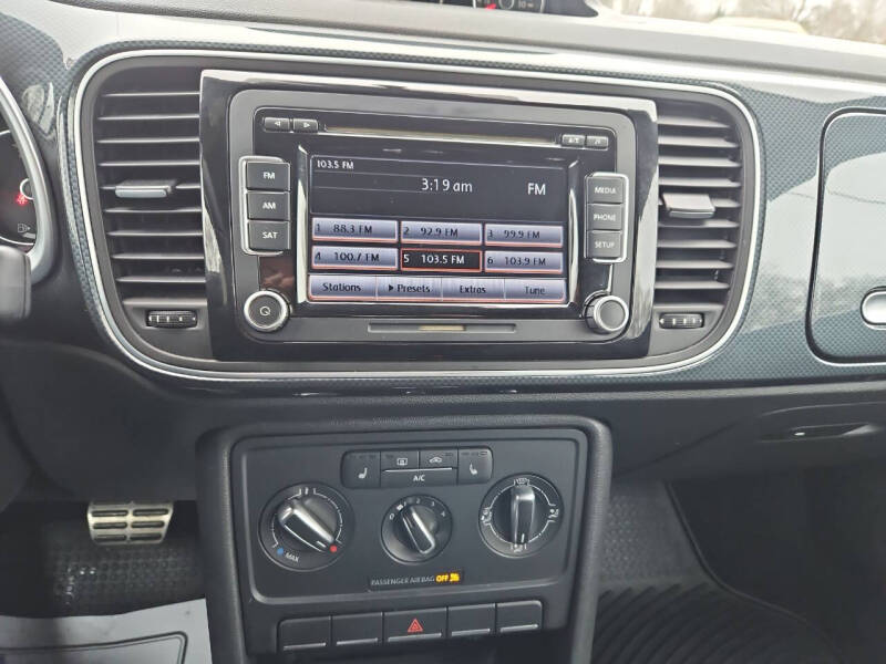 2013 Volkswagen Beetle Convertible Turbo