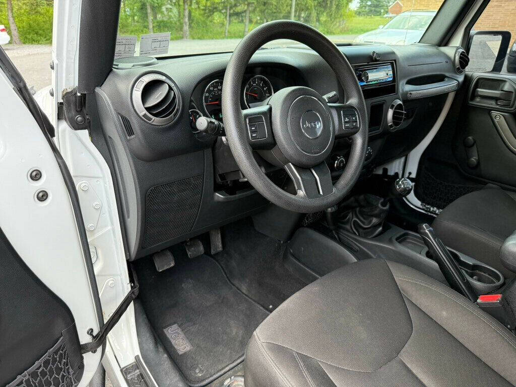 2015 Jeep Wrangler Unlimited 26