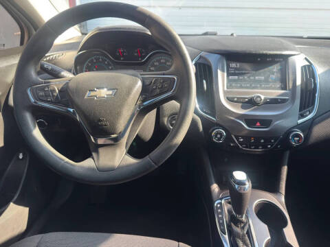 2017 Chevrolet Cruze LT Auto