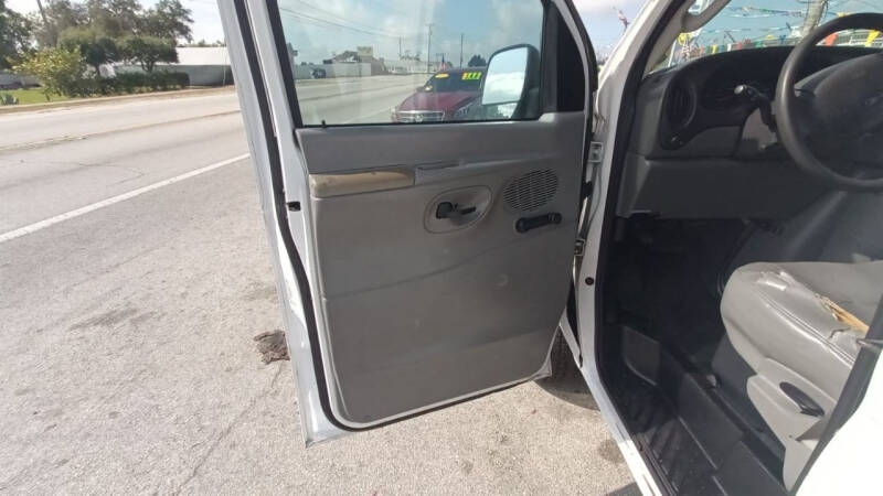 2005 Ford E-Series E-250