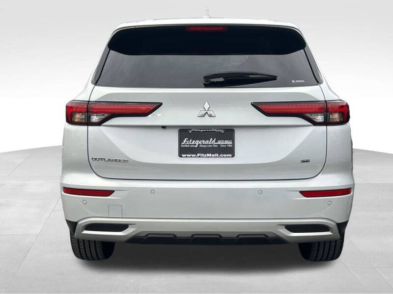 2024 Mitsubishi Outlander SE