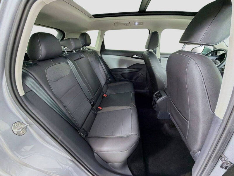 2023 Volkswagen Taos SE 4Motion