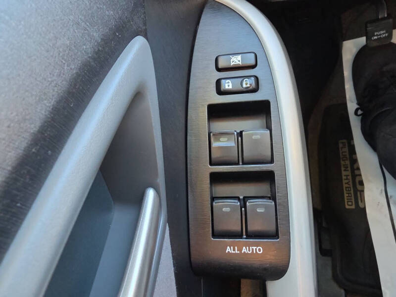 2012 Toyota Prius Two