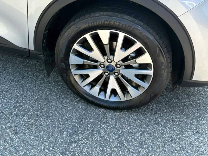 2022 Ford Escape Titanium