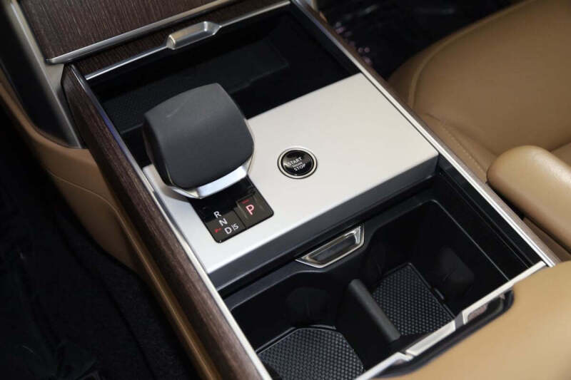 2024 Land Rover Range Rover P400 SE