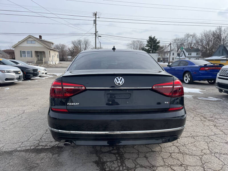 2017 Volkswagen Passat 1.8T R-Line