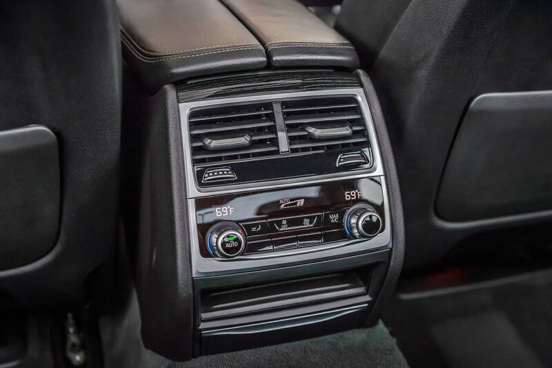 2019 BMW 7 Series 740i