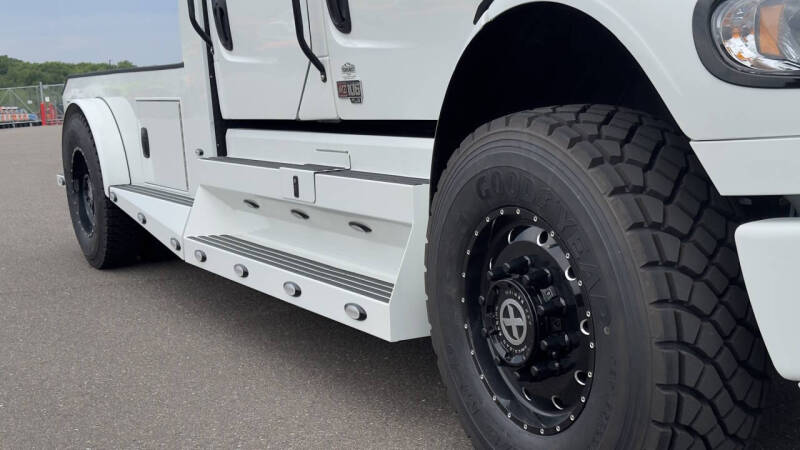 2025 Freightliner M2 106