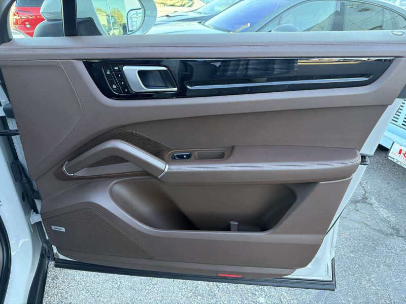 2021 Porsche Cayenne Coupe