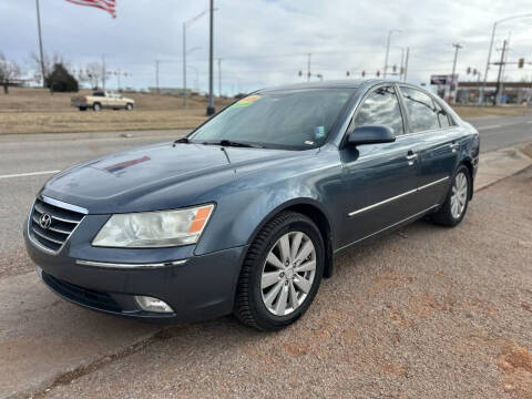 2009 Hyundai Sonata for sale at BUZZZ MOTORS in Moore OK