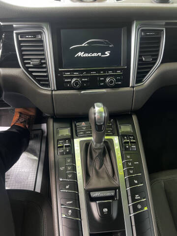 2016 Porsche Macan S