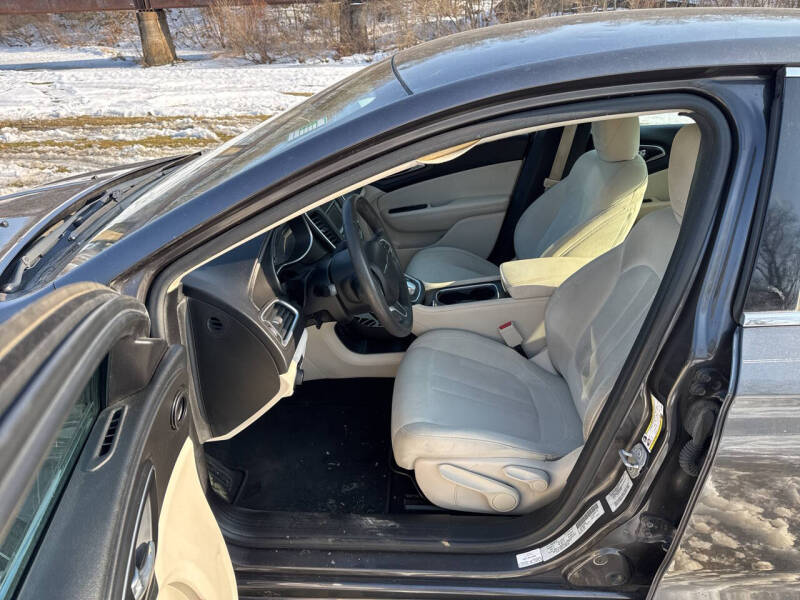 2016 Chrysler 200 Limited