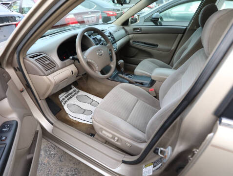 2005 Toyota Camry LE