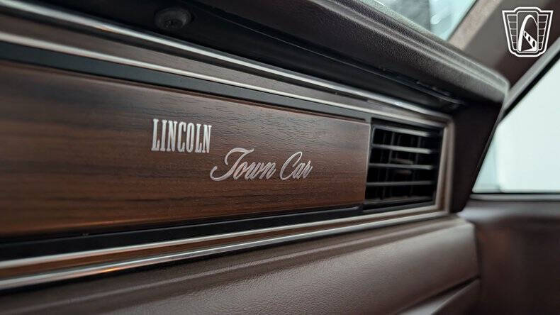 1988 Lincoln Town Car