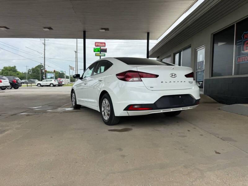 2019 Hyundai Elantra SE