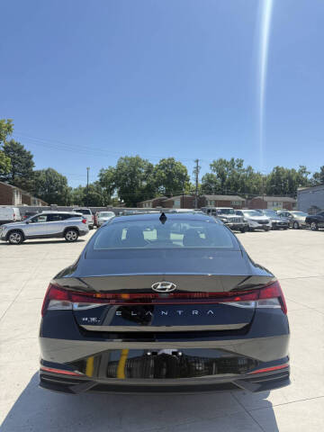 2021 Hyundai Elantra SE