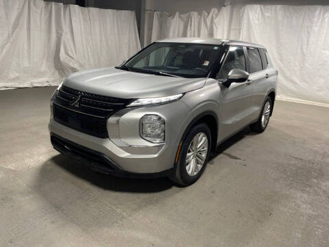 2024 Mitsubishi Outlander ES