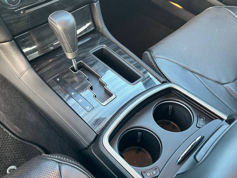 2014 Chrysler 300 C John Varvatos Limited Edition