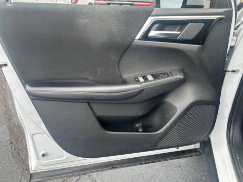 2022 Mitsubishi Outlander ES