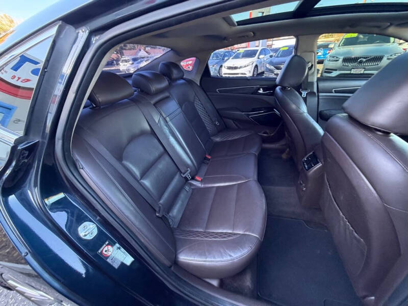 2017 Kia Cadenza Premium