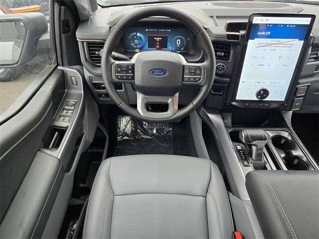 2025 Ford F-150 Lightning Flash