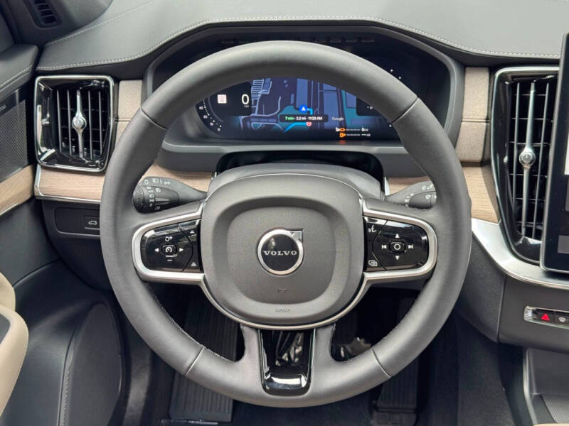 2026 Volvo XC90 T8 Plus 7P